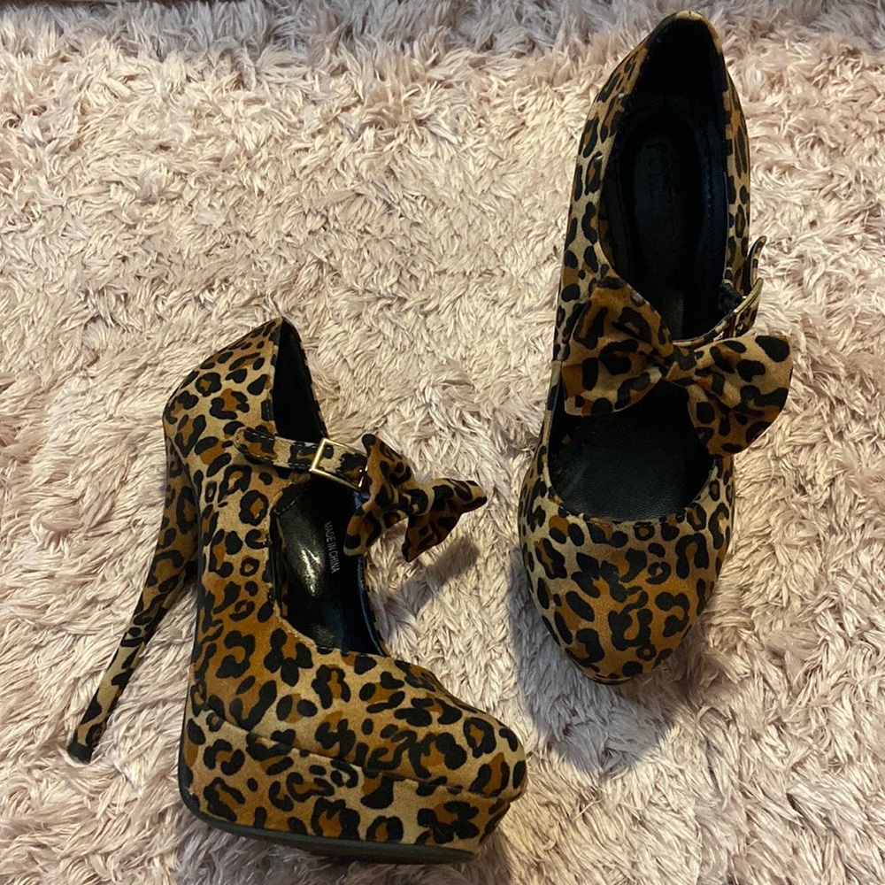 Platform Bow Heels